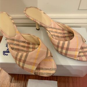 Burberry sandals NIB